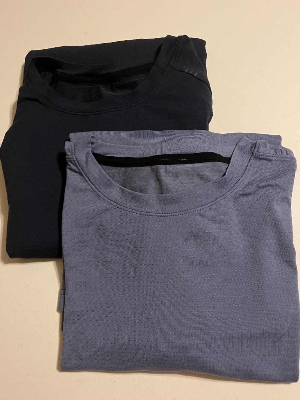 Bundle of 2 Lululemon dark blue and grey long-sleeve athletic crewneck shirts L
